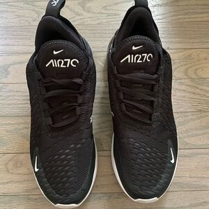 Nike Air Max 270
